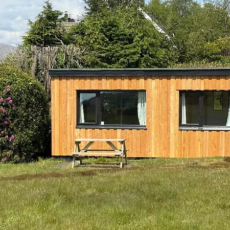 1 Bedroom Cabin With Mountain & Loch Views - Quiet Location Between Glencoe & Ben Nevis Corran  Exterior photo