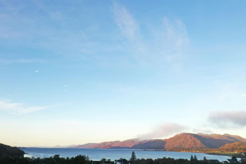 1 Bedroom With Mountain & Loch Views - Quiet Location Between Glencoe & Ben Nevis Дом отдыха Corran (Lochaber, Highlands)