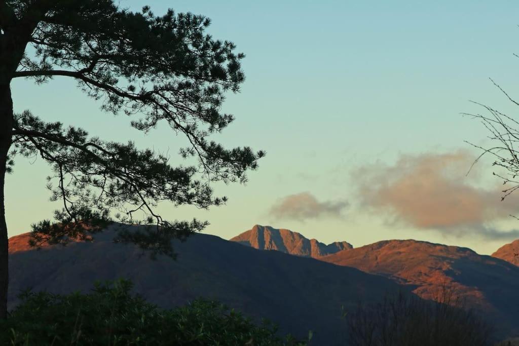 Дом отдыха 1 Bedroom With Mountain & Loch Views - Quiet Location Between Glencoe & Ben Nevis