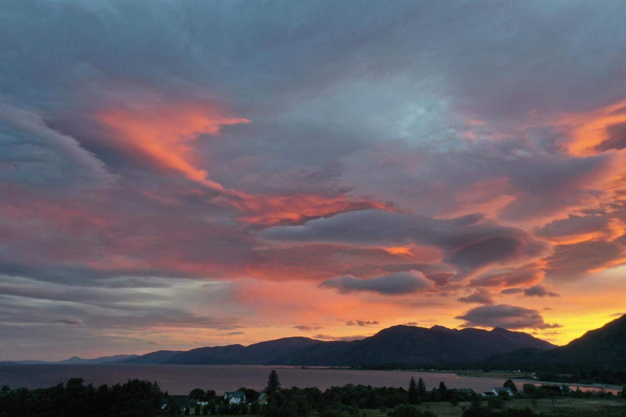 1 Bedroom With Mountain & Loch Views - Quiet Location Between Glencoe & Ben Nevis