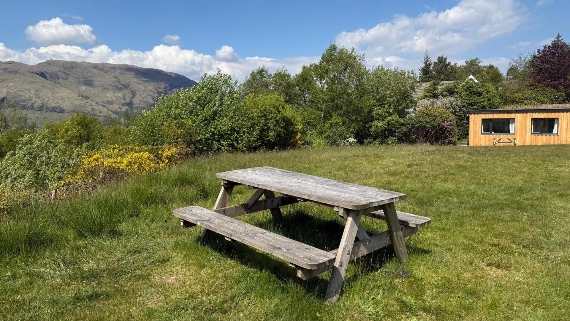 1 Bedroom With Mountain & Loch Views - Quiet Location Between Glencoe & Ben Nevis Corran (Lochaber, Highlands)