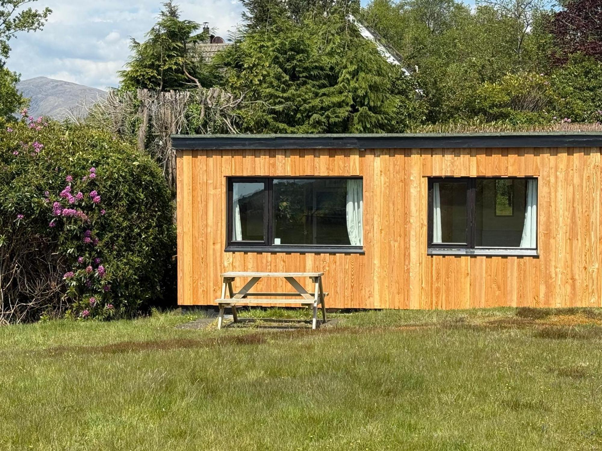 1 Bedroom With Mountain & Loch Views - Quiet Location Between Glencoe & Ben Nevis Дом отдыха Corran (Lochaber, Highlands)